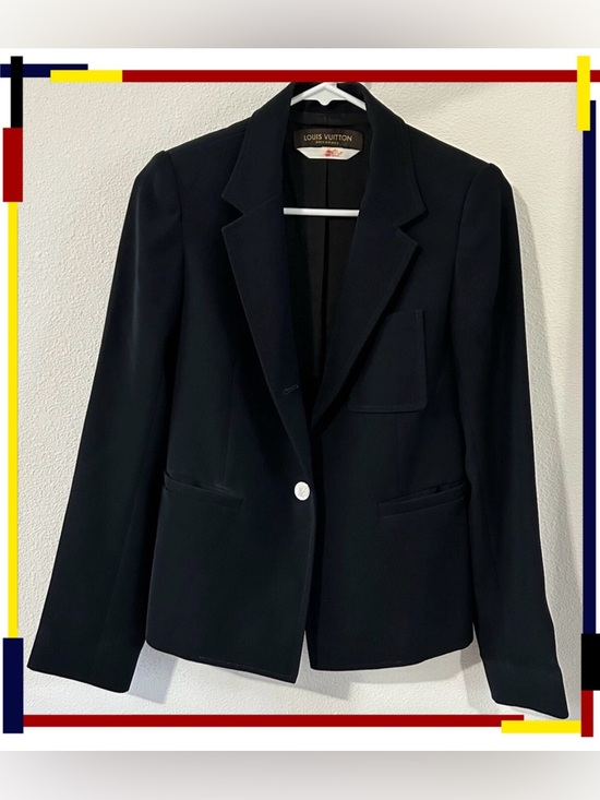 Louis Vuitton Jackets & Blazers - Louis Vuitton 2018 FW Uniform Blazer Dark Navy Sz34 (1 Button Comes Off)